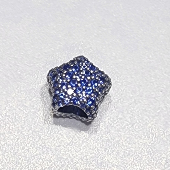 Pandora Bold Pavé Star Charm - Picture 3 of 8